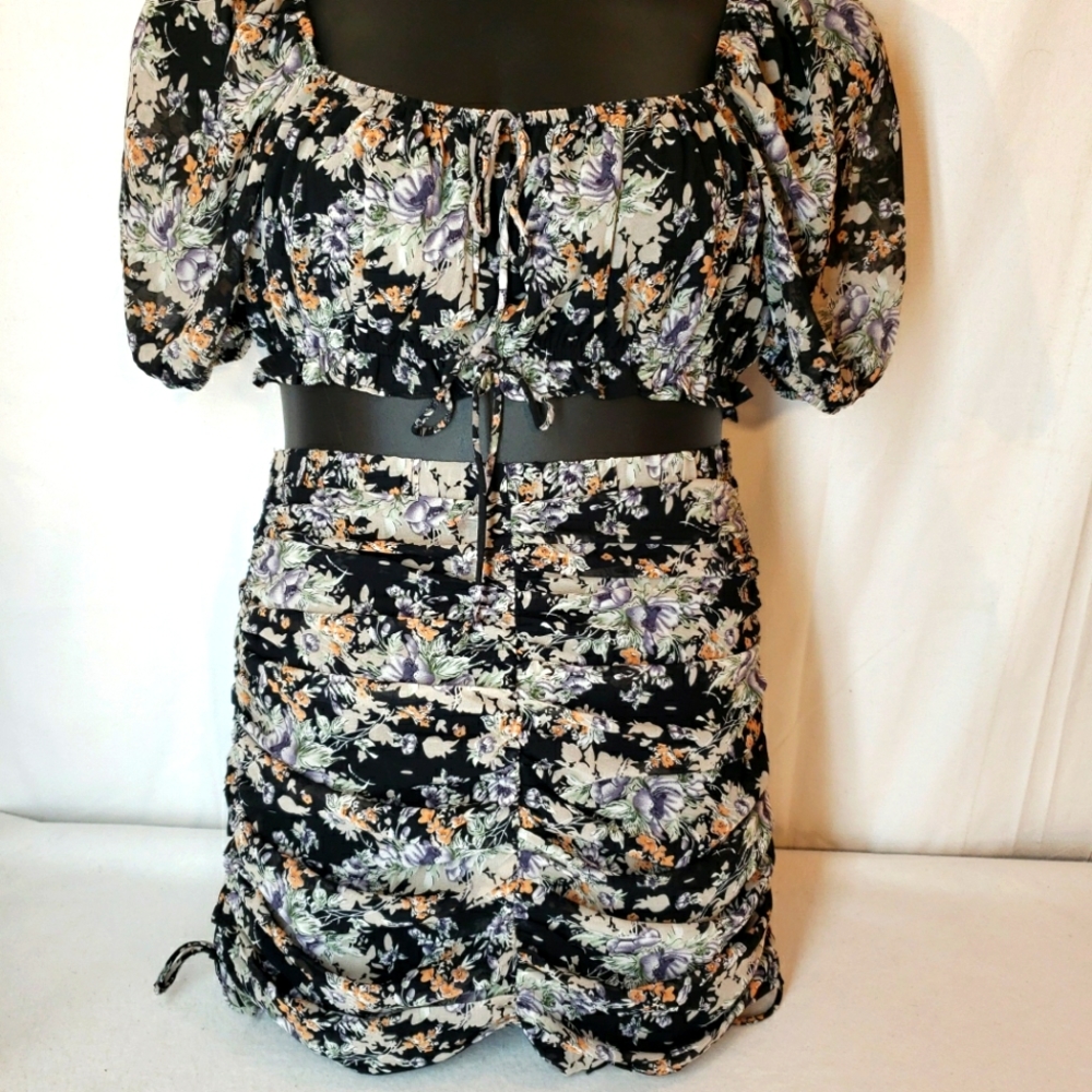 Size L Ruched Mini Skirt and Halter Top Outfit Black Floral Print New